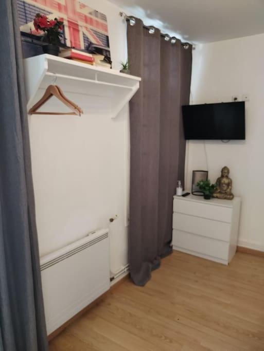 Studio Rue De La Sante Paris Exterior foto